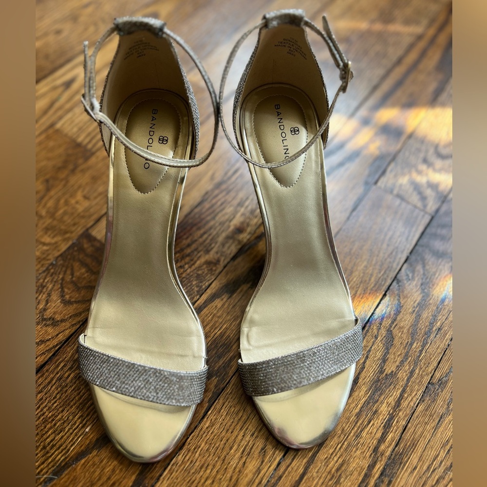 Bandolino Women’s Madia Healed Sandal, Size 10, Colors Gold & Silver